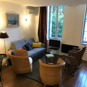 Duplex Face Au Palais , Avignon France